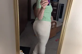 Sexy Sarah wants to Satisfy yo... - Image 4